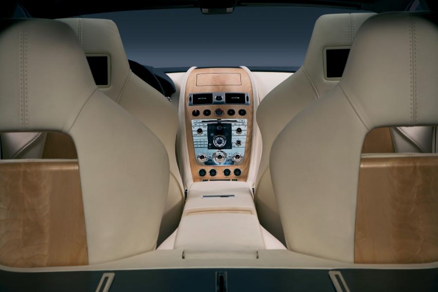 Интерьер Aston Martin Rapide Concept 2006 года  (фото 25 из 39)